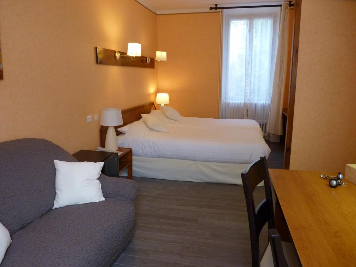 Logis Hotel Le Belle Rive Нажак Экстерьер фото