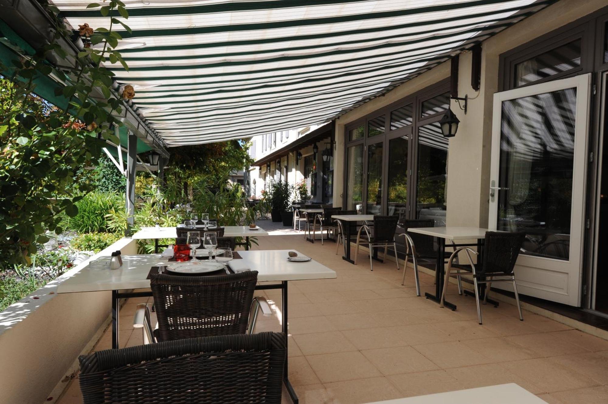 Logis Hotel Le Belle Rive Нажак Экстерьер фото