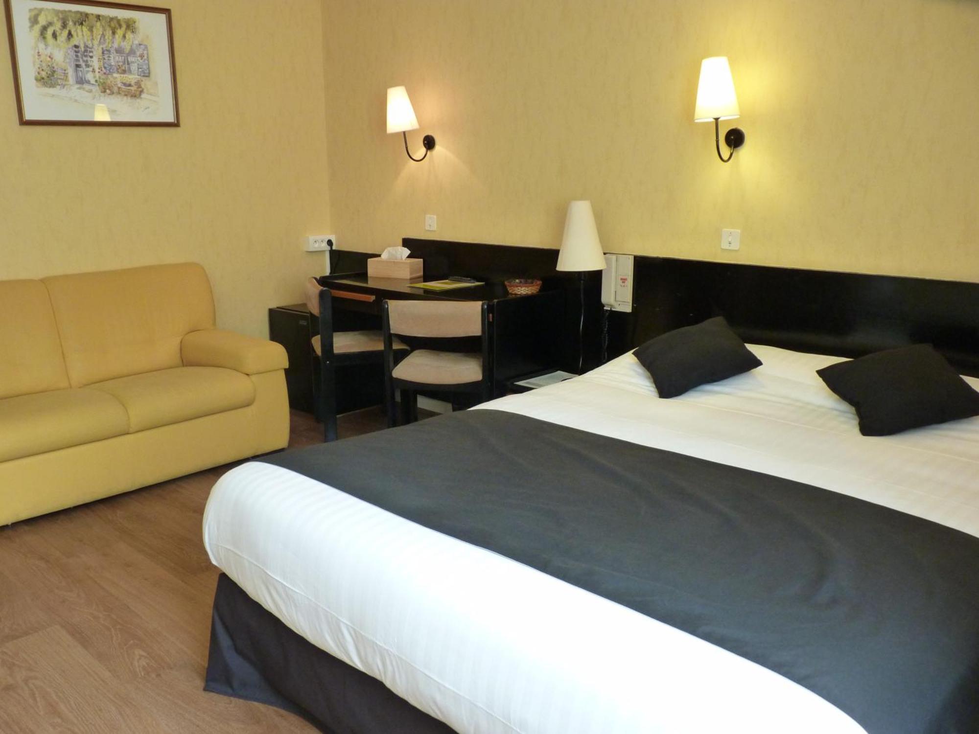 Logis Hotel Le Belle Rive Нажак Экстерьер фото