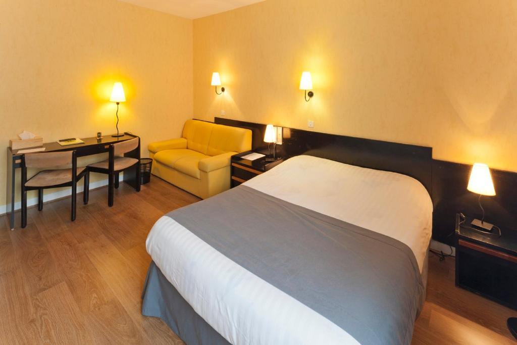 Logis Hotel Le Belle Rive Нажак Экстерьер фото